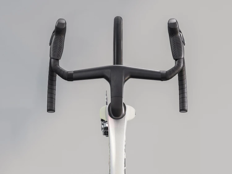 Madone SLR 9 AXS Gen 8 2025 - Biały/niebieski_3