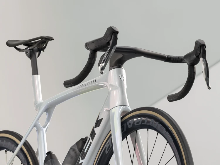 Madone SLR 9 AXS Gen 8 2025 - Biały/niebieski_5