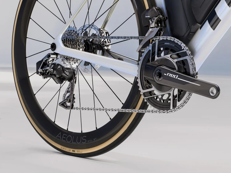 Madone SLR 9 AXS Gen 8 2025 - Biały/niebieski_6