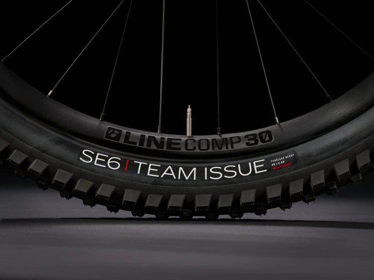 Rail 9.8 XT Gen 3 2022 - Czerwony (ciemny)/Czerwony_11