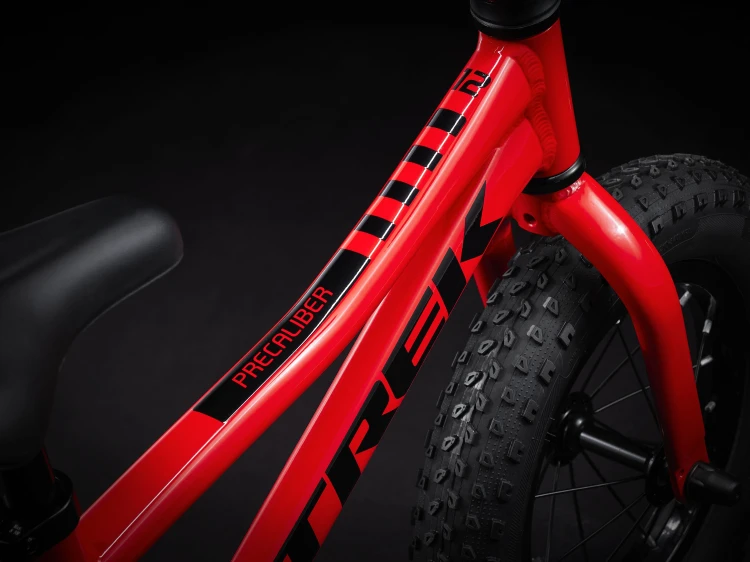 Precaliber 12 2025 - Czerwony_4